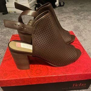 Brown, Reba, 7.5 women’s shoe